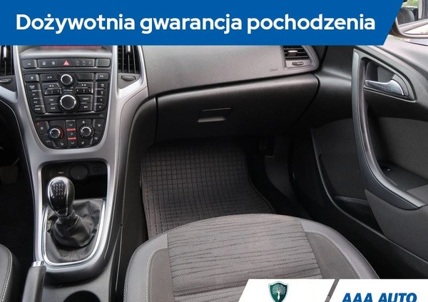 Opel Astra cena 45500 przebieg: 140650, rok produkcji 2017 z Stąporków małe 232